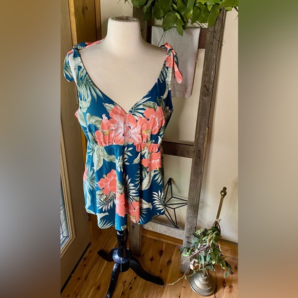 WinWave Other - 🏖️WinWave Tankini Top - Sample🏖️